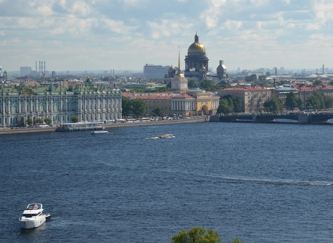 В Санкт-Петербурге блогер сорвался с высоты, пытаясь сделать селфи