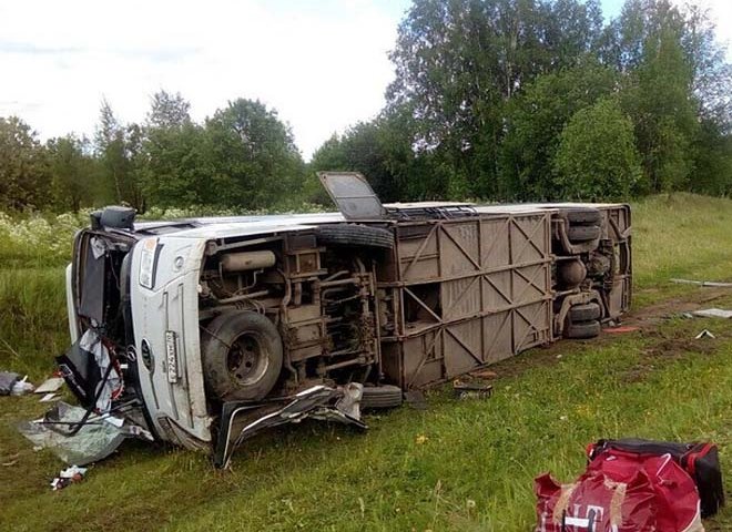 В ДТП с автобусом под Томском погиб младенец, трое детей пострадали