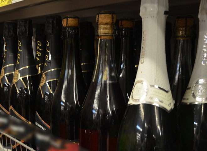 В России предложили изменить правила продажи игристого вина в Новый год