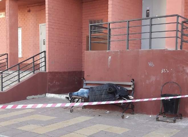 В Дашково-Песочне мужчина погиб после падения с многоэтажки