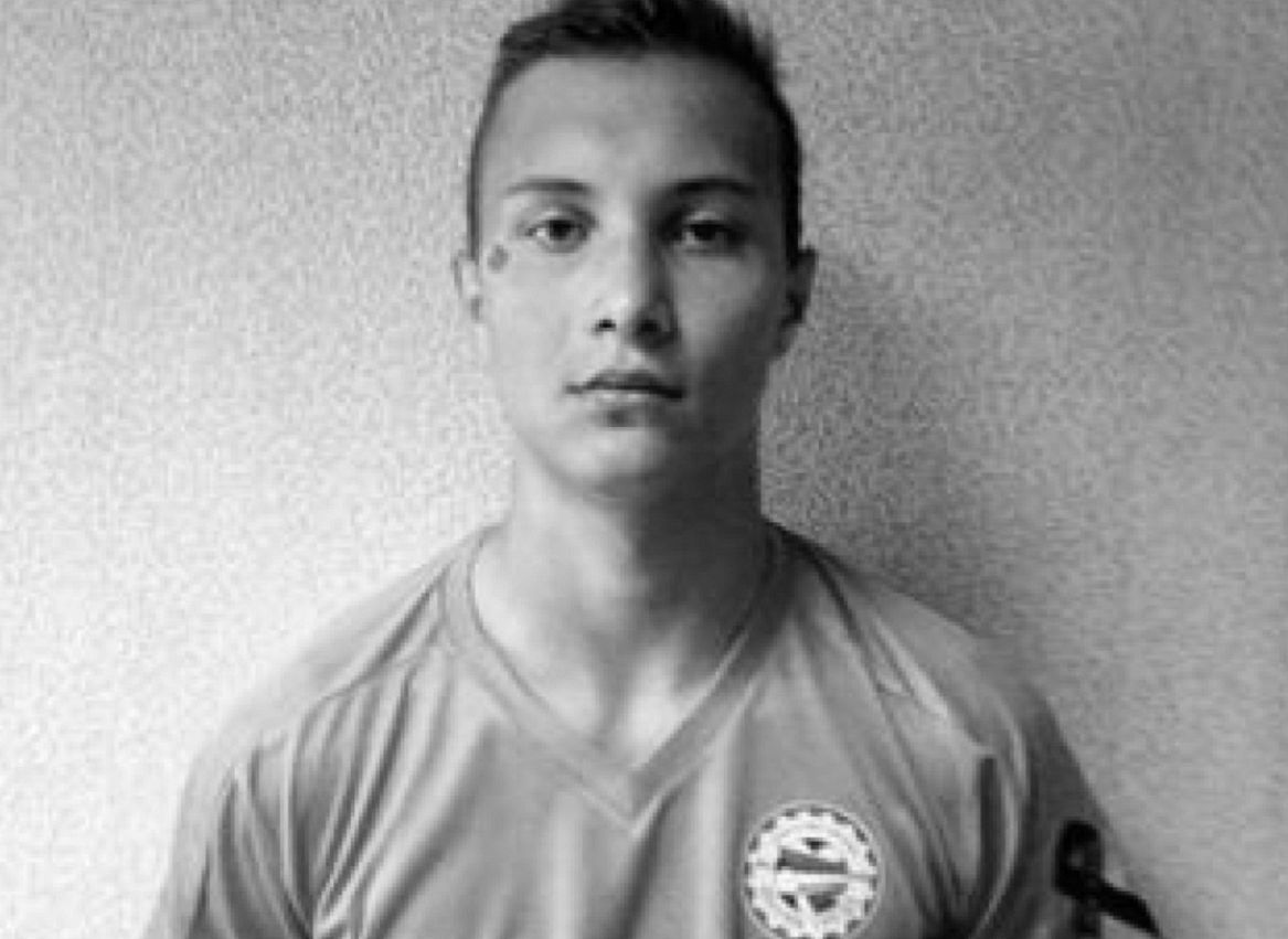 В Подмосковье 18-летний футболист умер прямо на поле