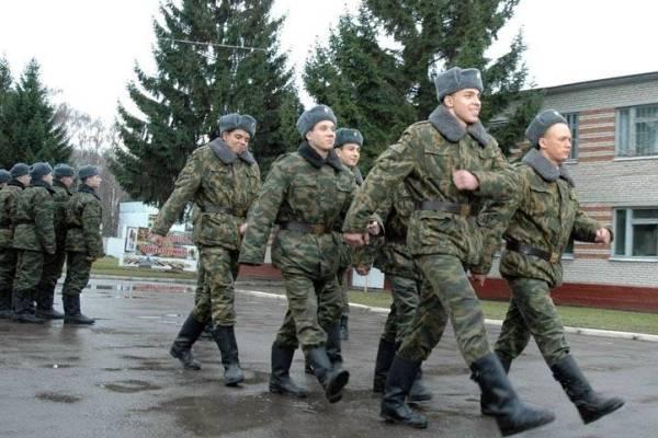 Призывникам в РФ разрешили выбирать способ службы в армии