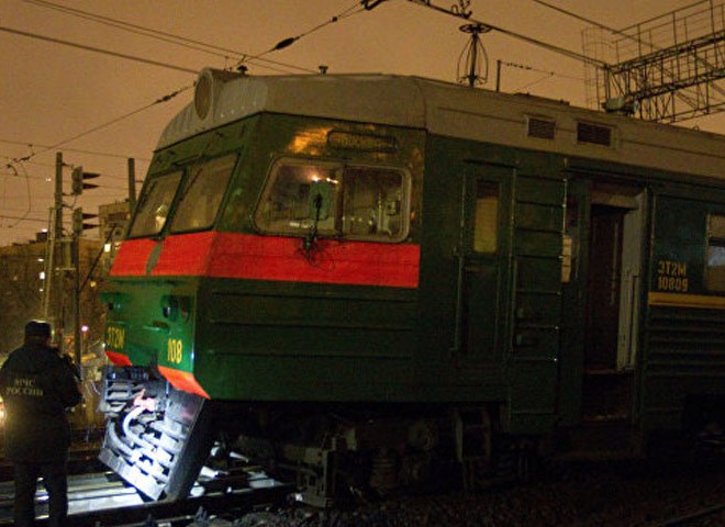 В МЧС назвали причину столкновения поездов в Москве