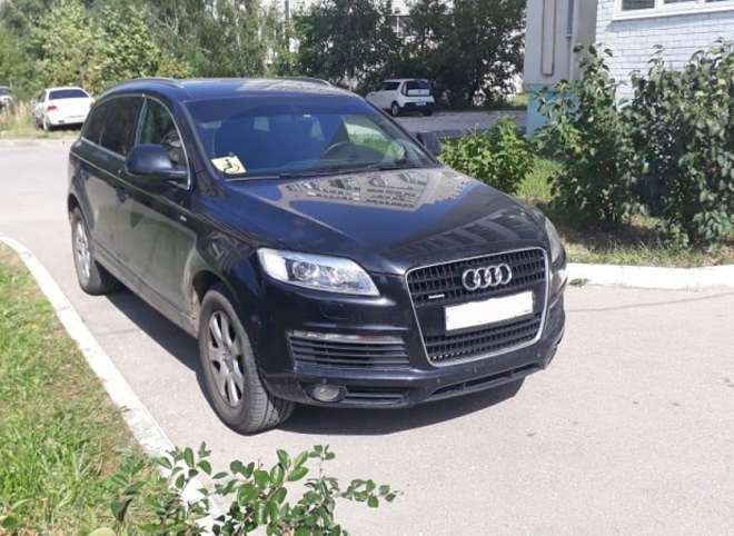 На улице Новоселов Audi Q7 сбила трехлетнего ребенка