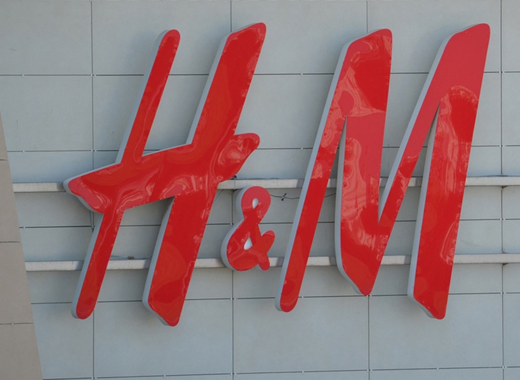 Х закрыть. H/M что за магазин как называется. H&M ya.