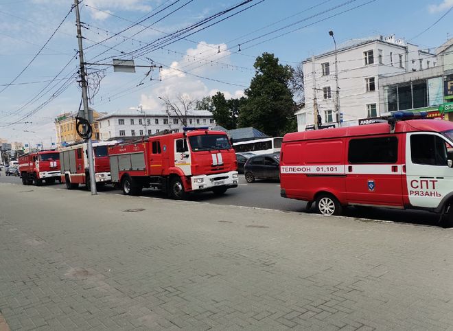 На Первомайском проспекте заметили скопление пожарной техники