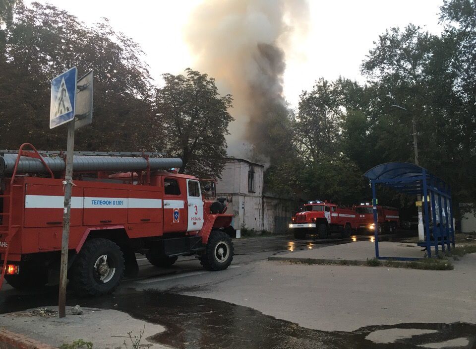 На улице Керамзавода произошел крупный пожар (видео)