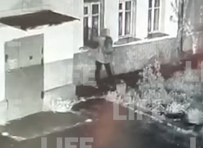 Поджог военкомата в Щелкове попал на видео