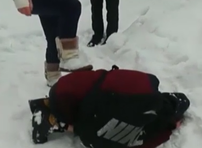 СМИ: мальчик, избитый школьницей в Рыбном, занимается кикбоксингом