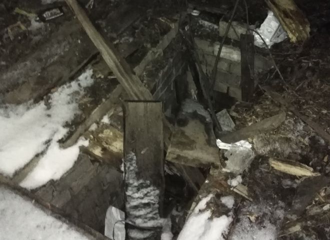 Рязанцы сообщили об опасной яме во дворе дома на улице Зубковой