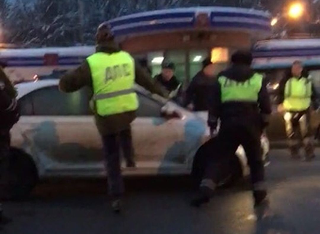 Владимирские гаишники собрали «живой щит» из машин, чтобы остановить водителя-беглеца