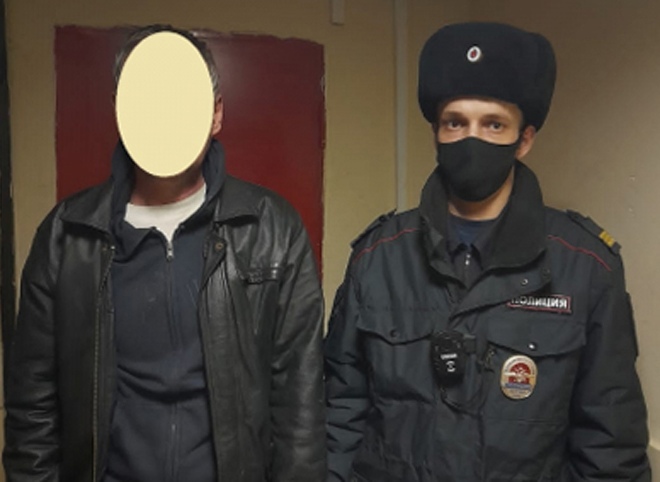 В Рязани полицейские задержали мужчину, угрожавшего зарезать мать