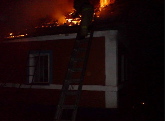 На пожаре в Старожиловском районе пострадал мужчина