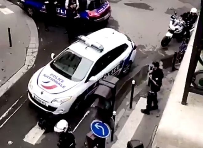 В Париже неизвестный захватил заложников