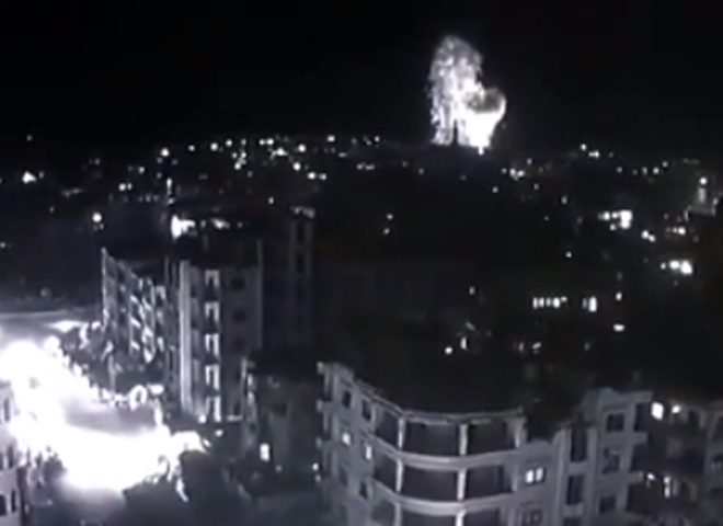 Момент взрыва в Идлибе, при котором погибли 30 человек, попал на видео