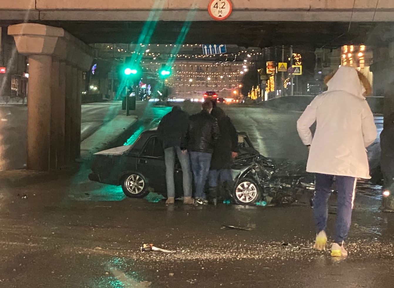 В ДТП на Московском шоссе пострадали два молодых человека