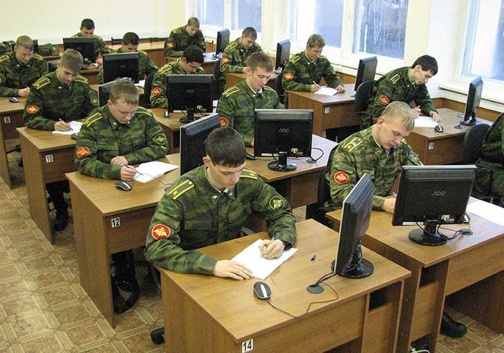 В России сократят набор в военные вузы