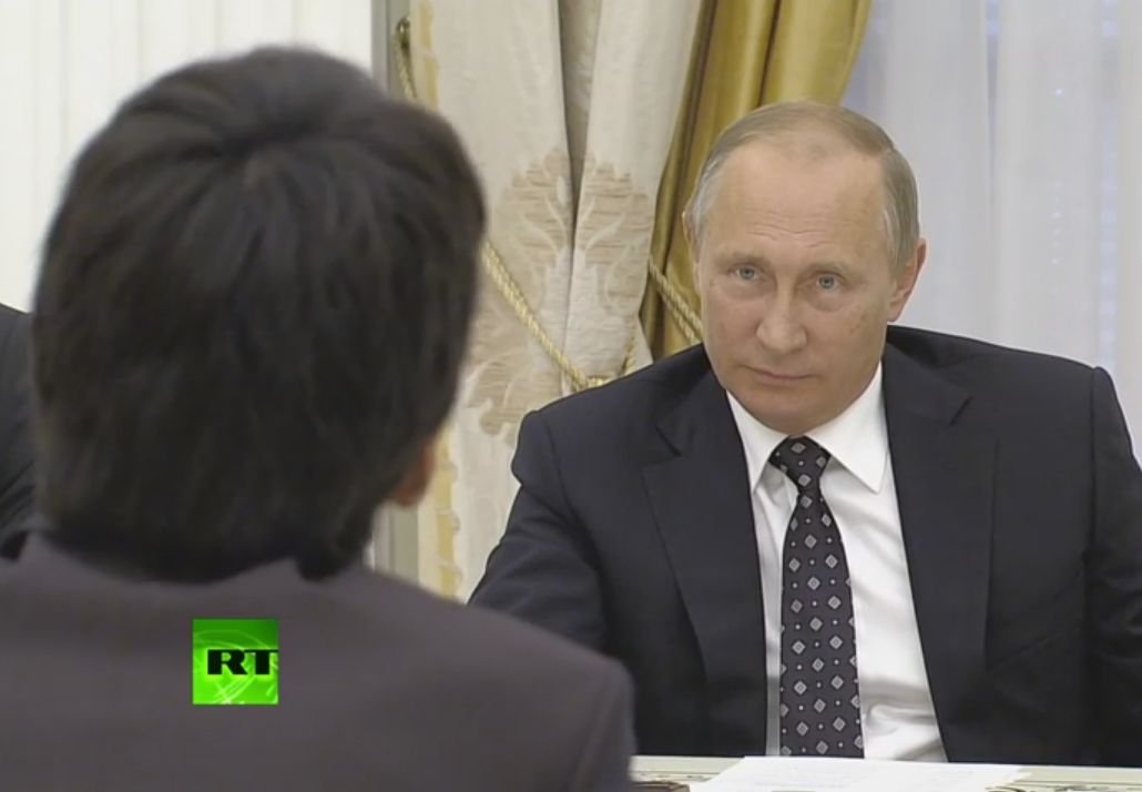 Путин смутил лучшего учителя РФ вопросом о зарплате (видео)