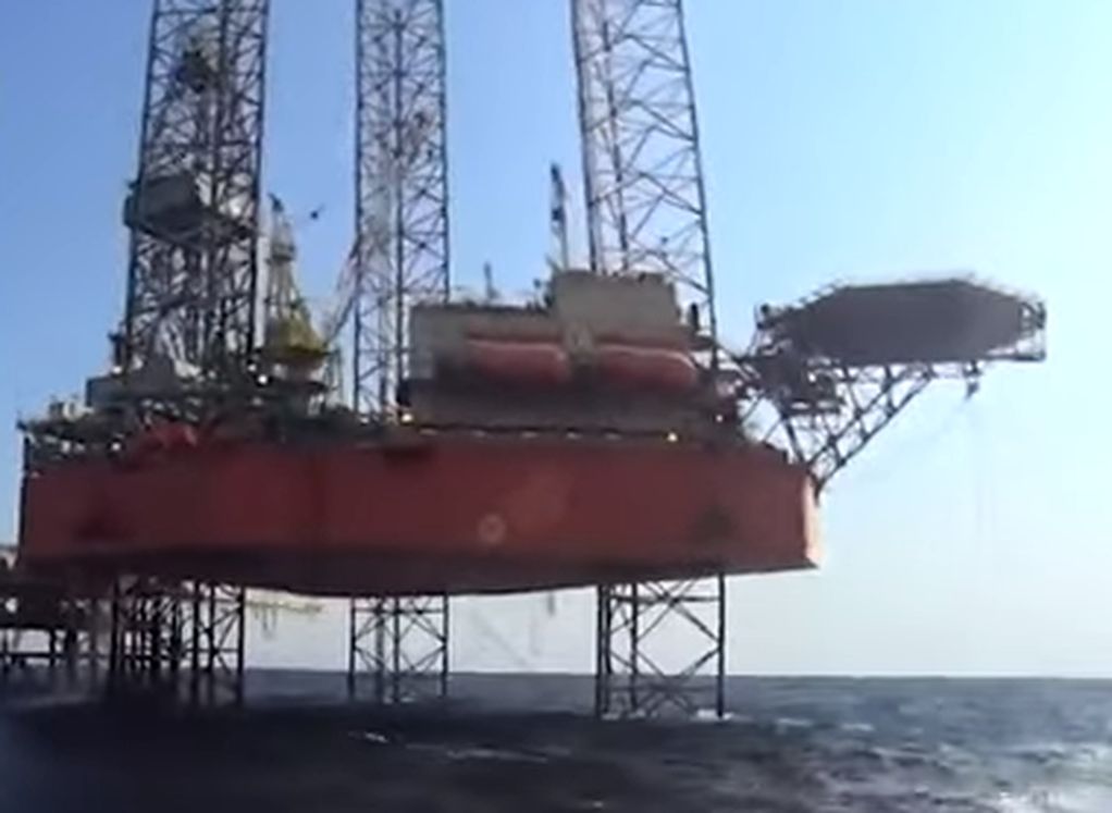 Платформу «Черноморнефтегаза» снова обстреляли