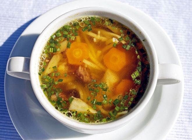 Названы самые полезные и самые вредные российские супы