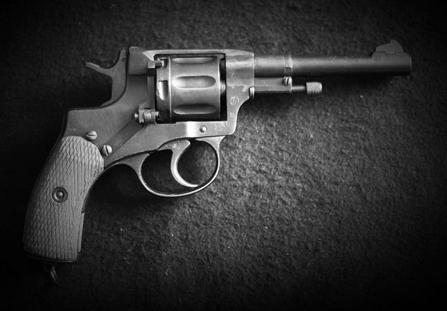 Рязанский пенсионер незаконно хранил револьвер