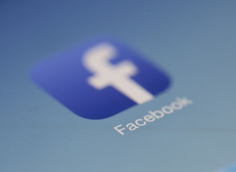 Facebook и Instagram запрашивают разрешение на сбор данных, чтобы соцсети «оставались бесплатными»