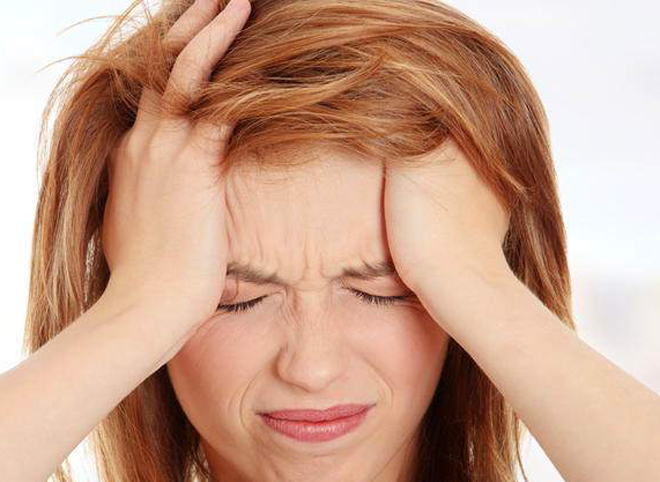 Ученые рассказали, почему женщины чаще страдают от мигрени