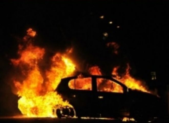 Ночью на улице Васильевской в Рязани сгорел автомобиль