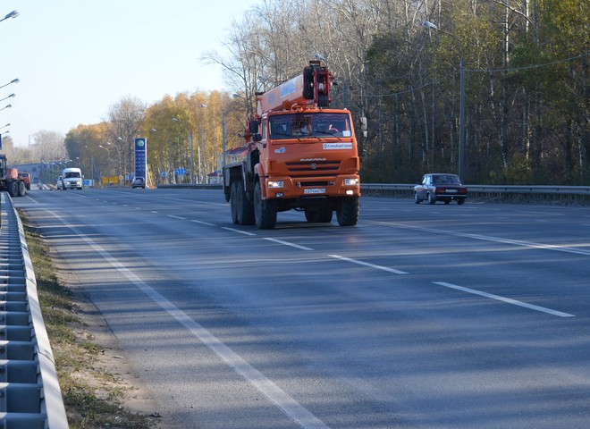 На Куйбышевском шоссе вылетевший на встречку грузовик въехал в Skoda