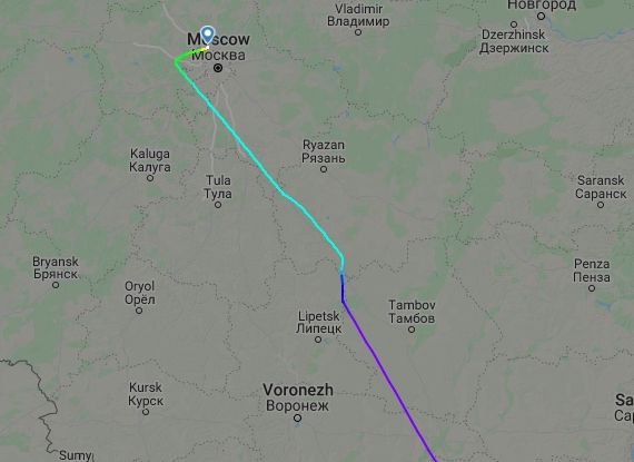 Самолет Sukhoi Superjet 100 вынужденно снизился над Рязанской областью
