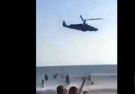 Пилоты РФ поприветствовали отдыхающих в Сирии (видео)