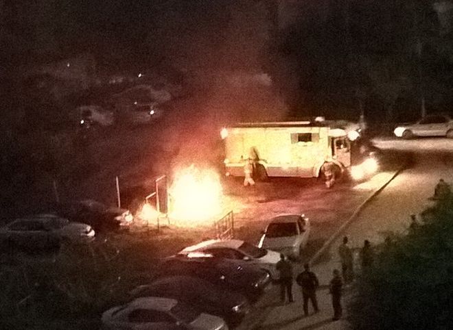 На улице Грибоедова сгорел автомобиль