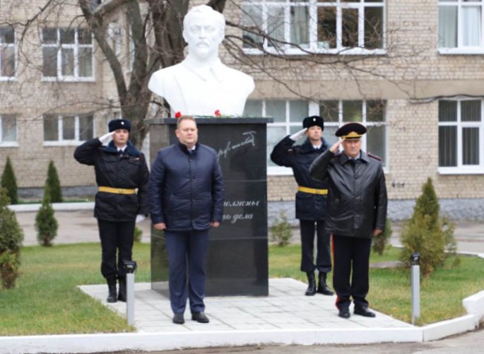 В Рязани торжественно открыли памятник Дзержинскому