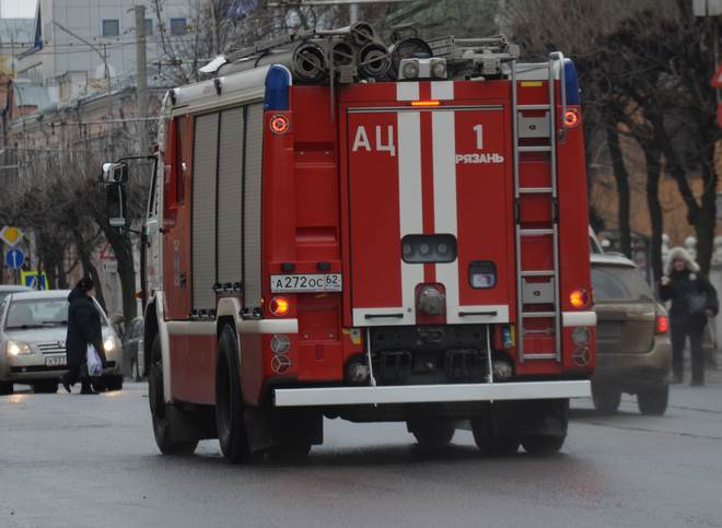 В девятиэтажке на улице Молодцова вспыхнул пожар, есть пострадавший