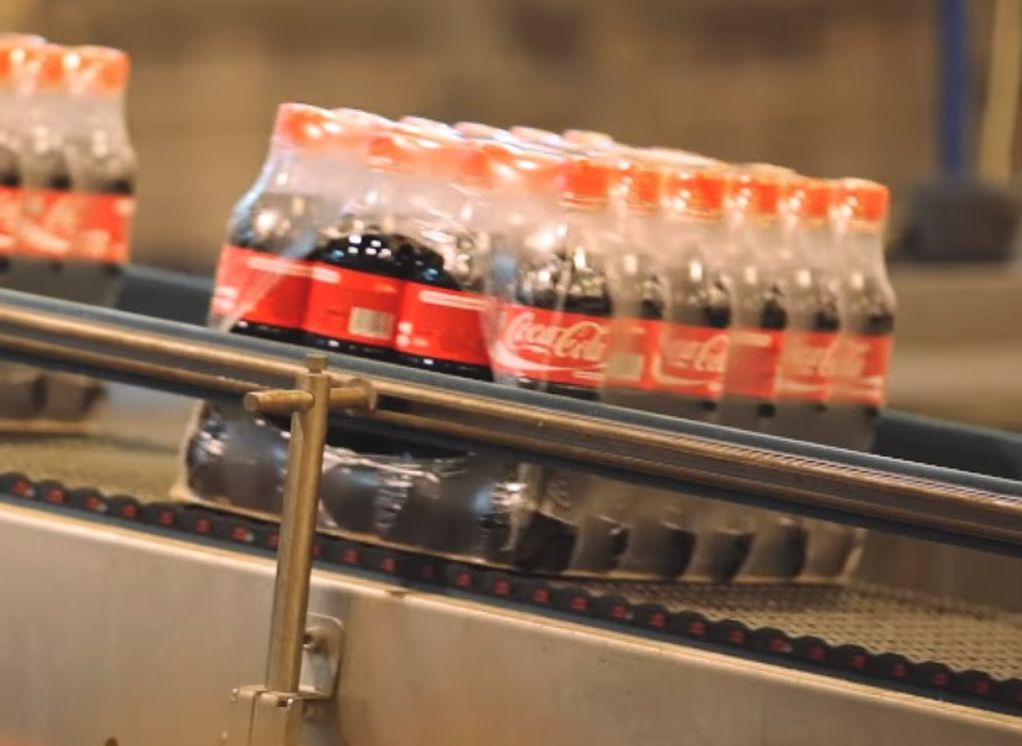 Coca-Cola объявила о прекращении производства в России