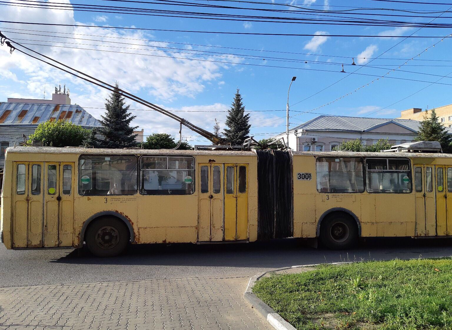 Один из крупнейших пабликов в ВК высмеял состояние троллейбусов в Рязани