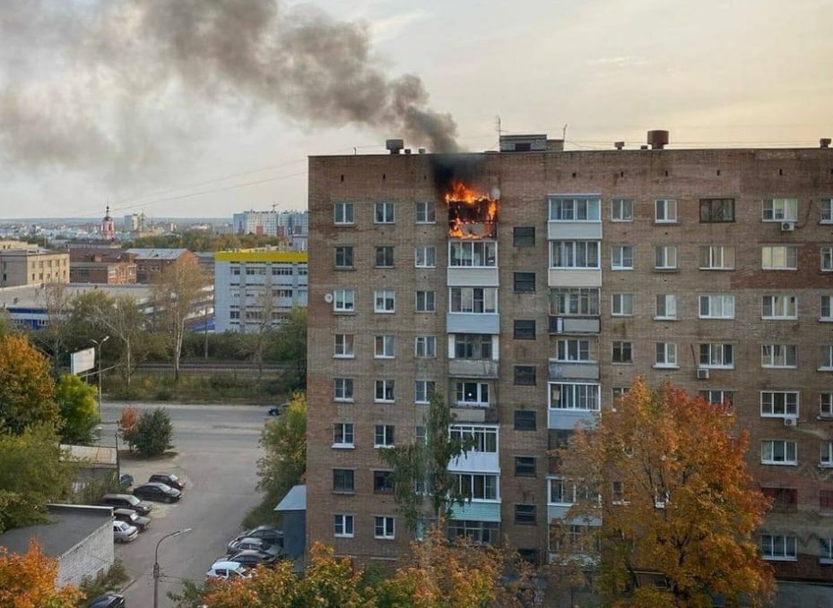 На улице Халтурина произошел пожар в девятиэтажке