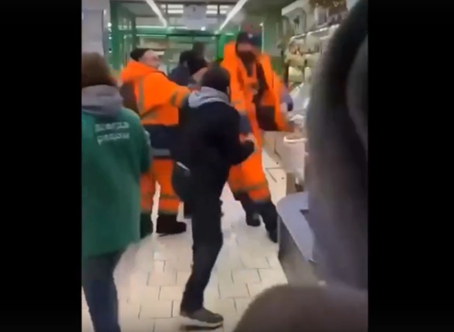 Полиция изучит видео драки в супермаркете «Пятерочка» в Рыбном