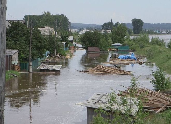 Пострадавшим от паводка в Иркутской области начали выплачивать компенсации