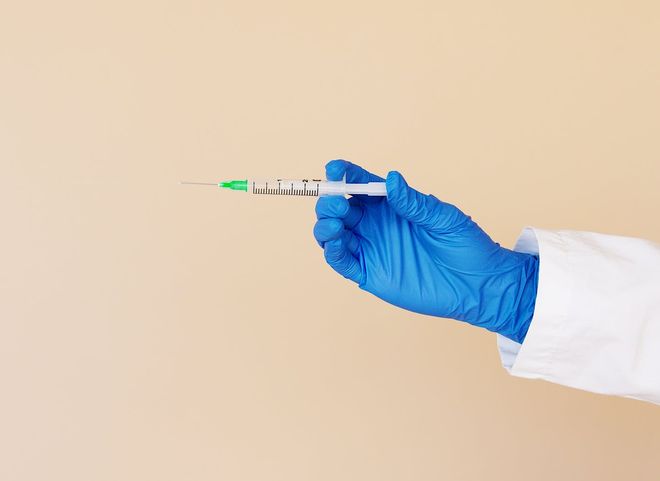 Минздрав объявил о начале вакцинации от коронавируса во всех регионах
