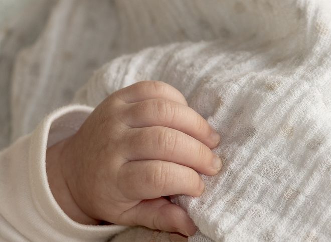 На Камчатке умер младенец, которого родители бросили в квартире