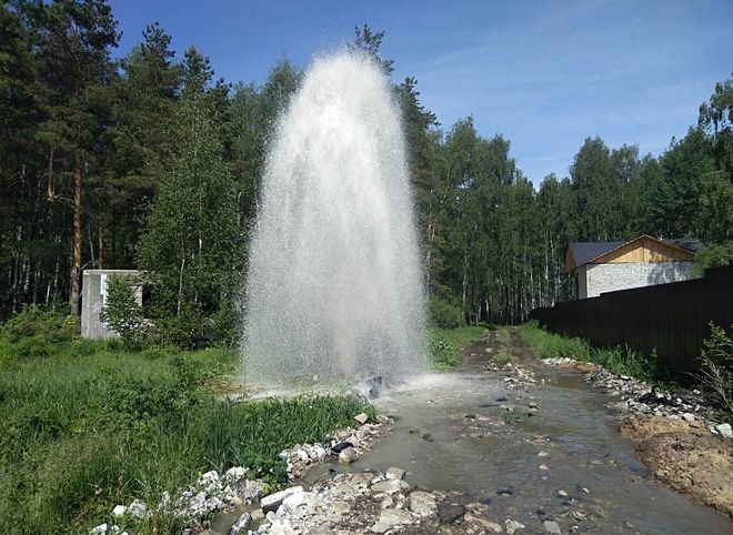 В Никуличах появился новый «фонтан»