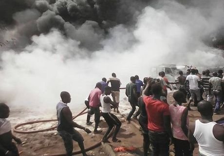Более 100 человек погибли при взрыве в Нигерии