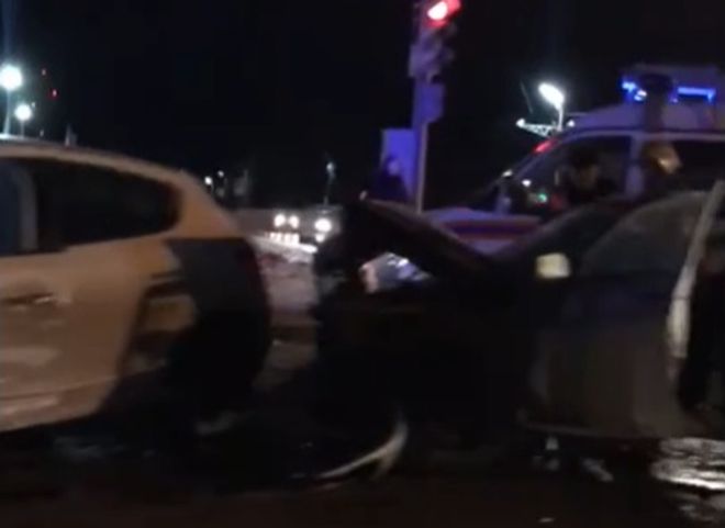 На проезде Яблочкова произошла жесткая авария