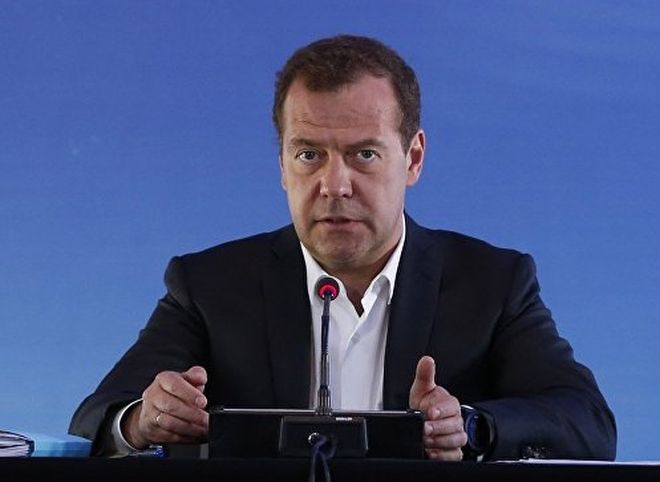 Медведев: усиление санкций означает объявление торговой войны
