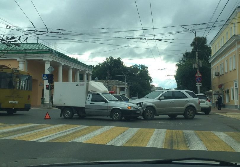 На перекрестке улиц Ленина и Свободы произошло ДТП