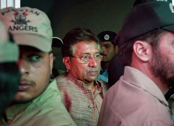 Экс-президента Пакистана Мушаррафа приговорили к смертной казни