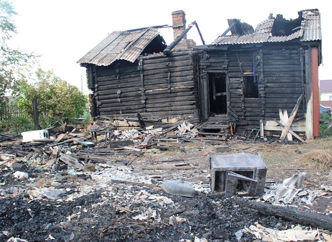 В Сараевском районе из-за удара молнии сгорел жилой дом