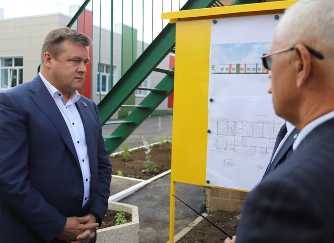Губернатор Николай Любимов оценил ясельную пристройку к детсаду в Канищеве