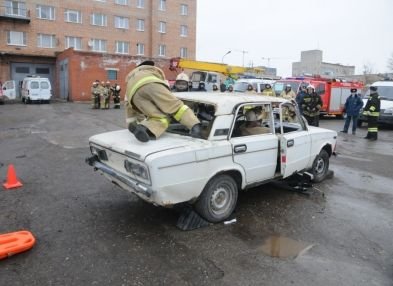 Рязанские пожарные потренировались в ликвидации ДТП